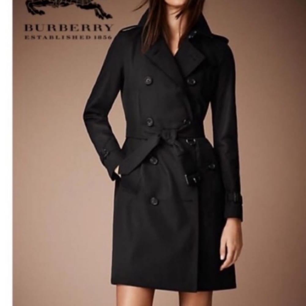 Burberry Classic Short Chelsea Heritage Black Trench Coat